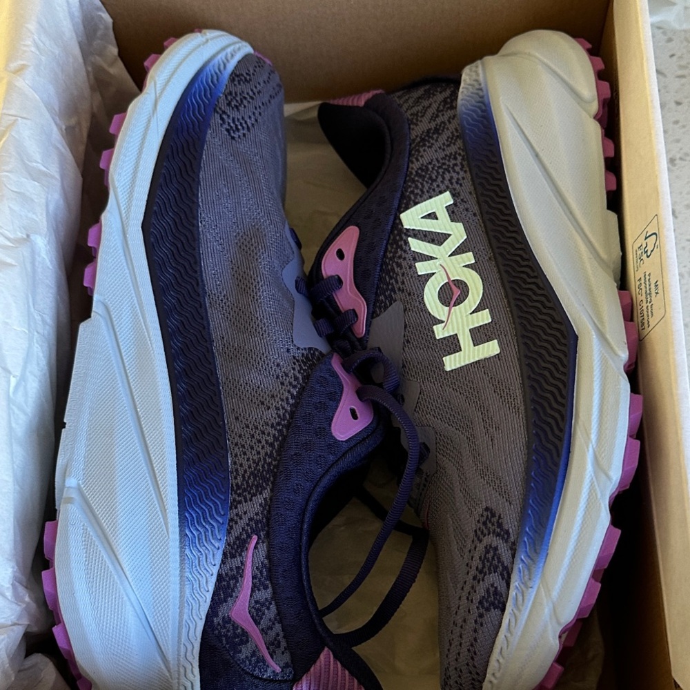 Hoka Women's Challenger ATR 7 shoes. NWT